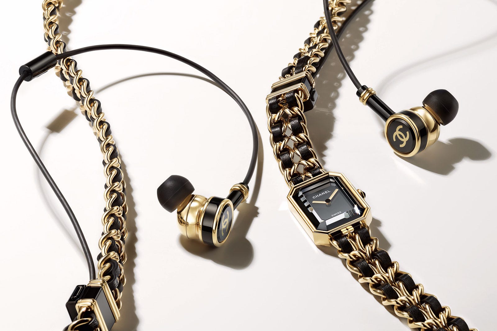CHANELイヤホンジャック Chanel headphones / IEMs - Fabricateurialist's - Rewoven