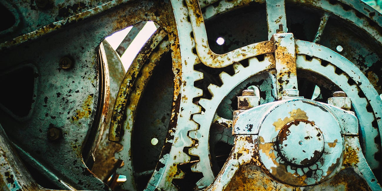 Il rumore della guerra contro la forza dell’economia.