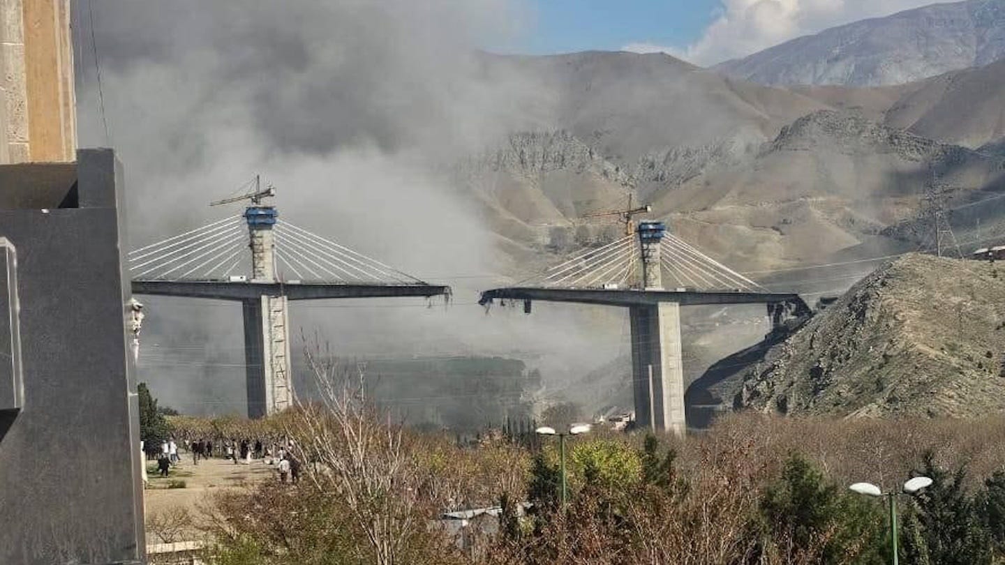 US and Israeli forces struck the B1 bridge connecting Tehran to western regions, hitting Iran’s highest bridge linking Tehran and Karaj, a major transport artery opened earlier this year. US and Israeli forces struck the B1 bridge connecting Tehran to western regions, hitting Iran’s highest bridge linking Tehran and Karaj, a major transport artery opened earlier this year.