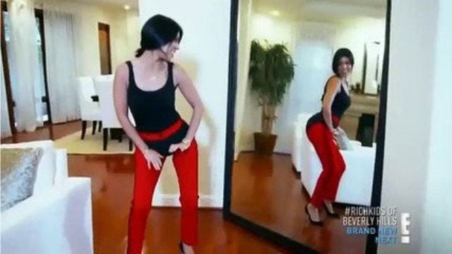 keeping up with the kardashians courtney butt lifter 2016 images keeping up with the kardashians courtney butt lifter 2016 images