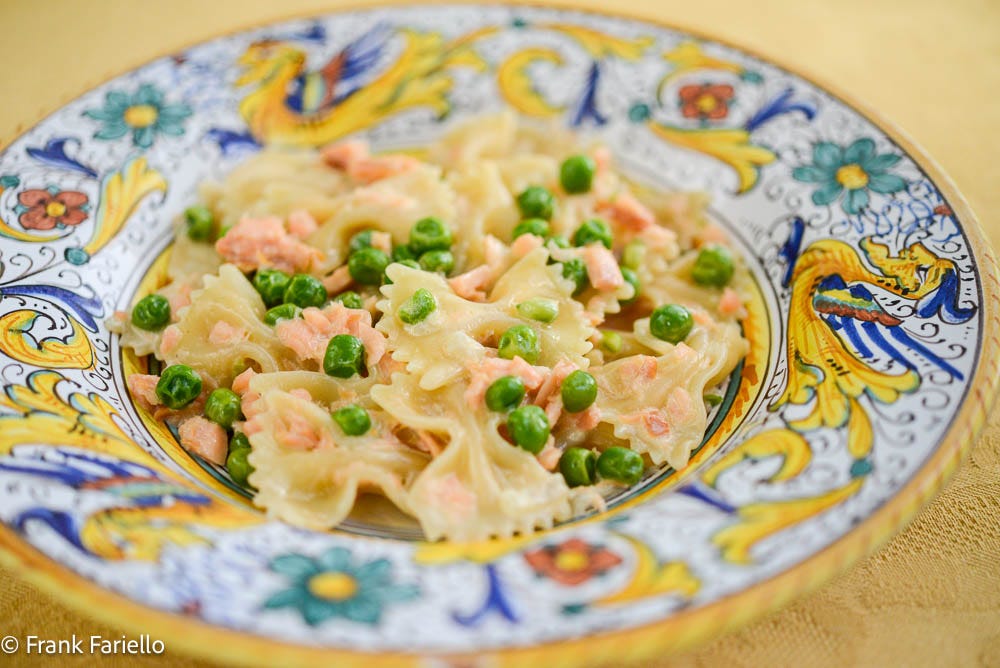 Pasta salmone e piselli (Pasta with Salmon and Peas)