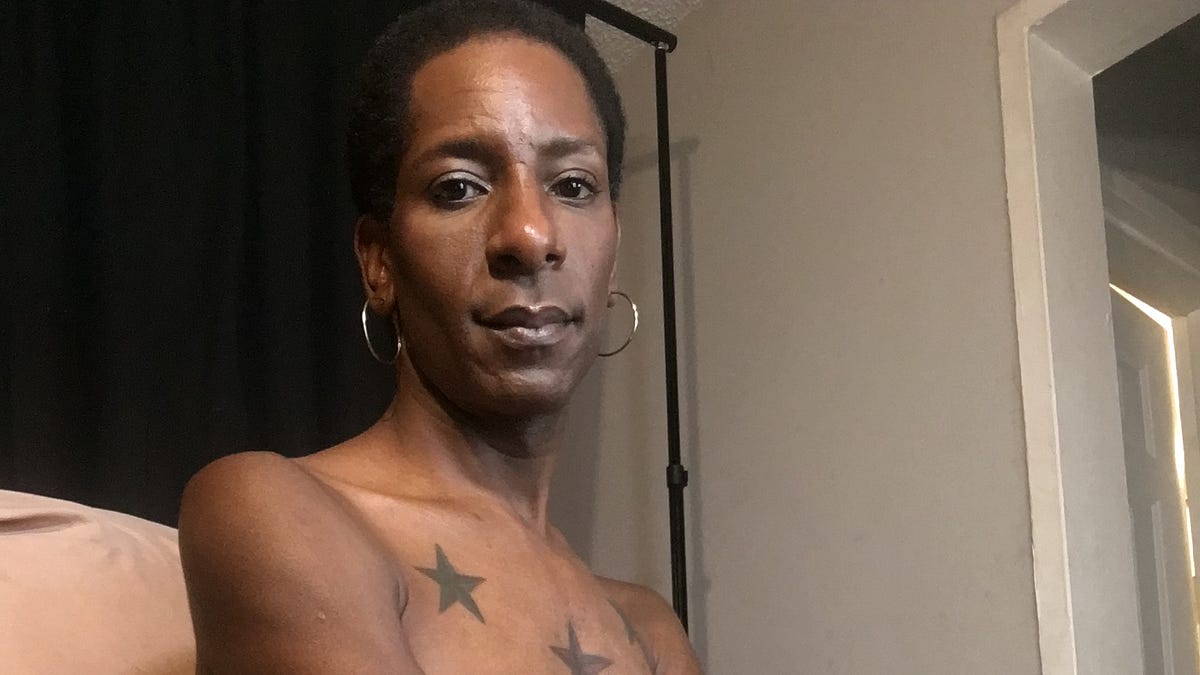 Why Do I Live Naked?