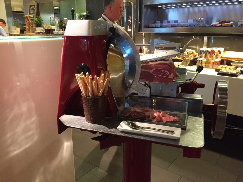 FRA first class lounge