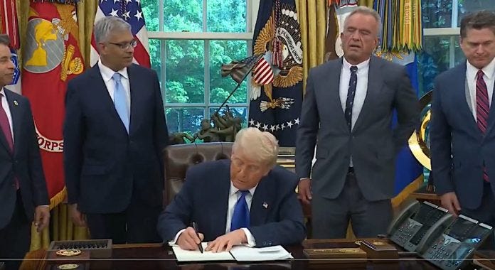 trump undertegner lov mot gain of function