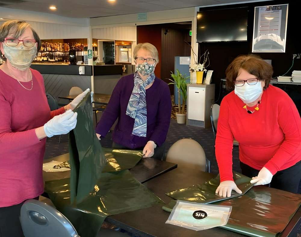 Zonta Blue Mountains members assembling the Clean Birth Kits