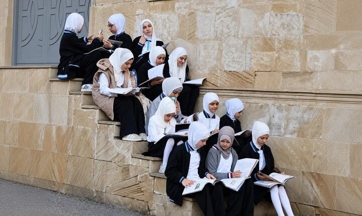 Grand Ayatollah Yaqubi Urges Azerbaijan to Lift Hijab Ban in Schools