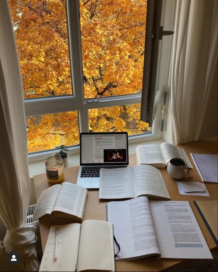 How To Design A Cute + Cozy Fall Curriculum For Yourself 🍂