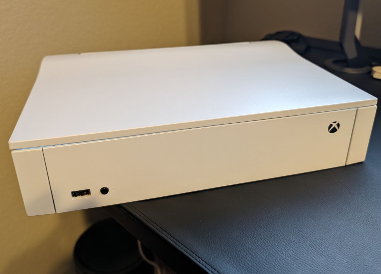 DEPGI 14-inch monitor folded for transport.