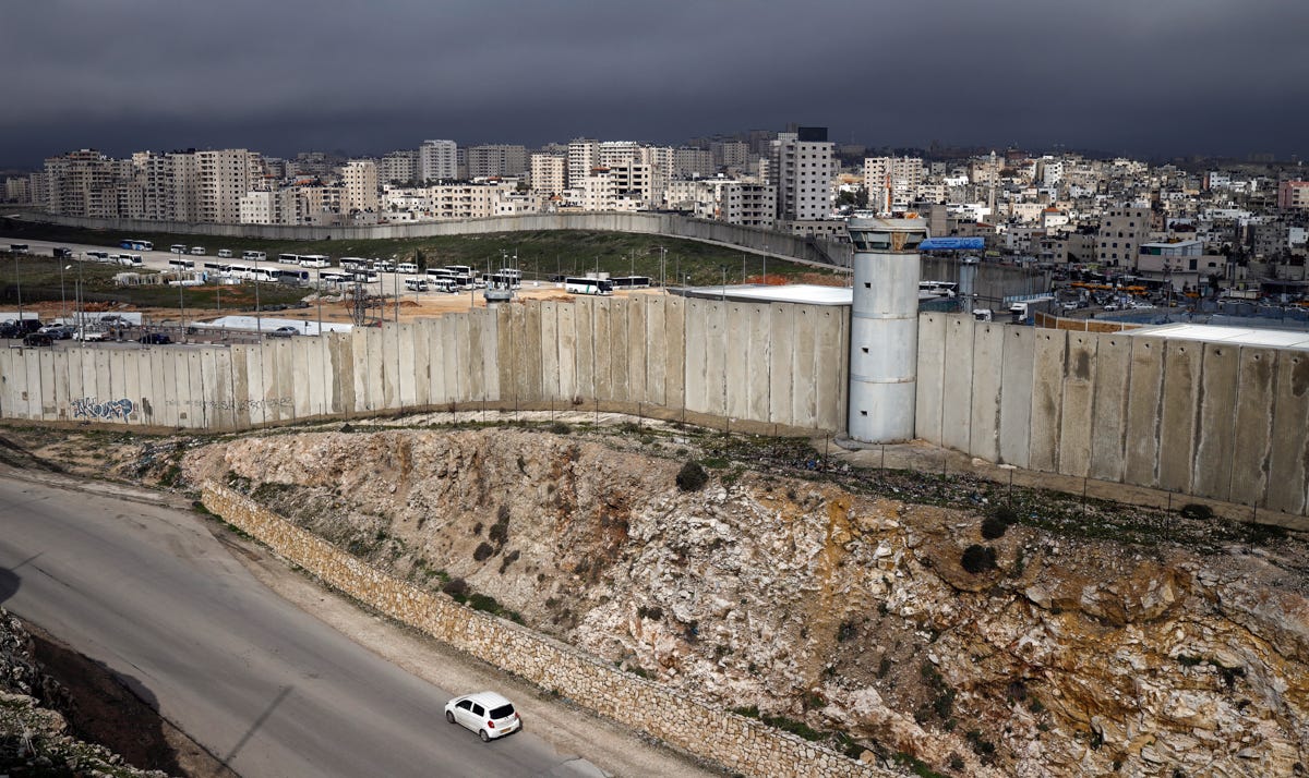 In Pictures: Israel's illegal separation wall still divides | Palestine ...