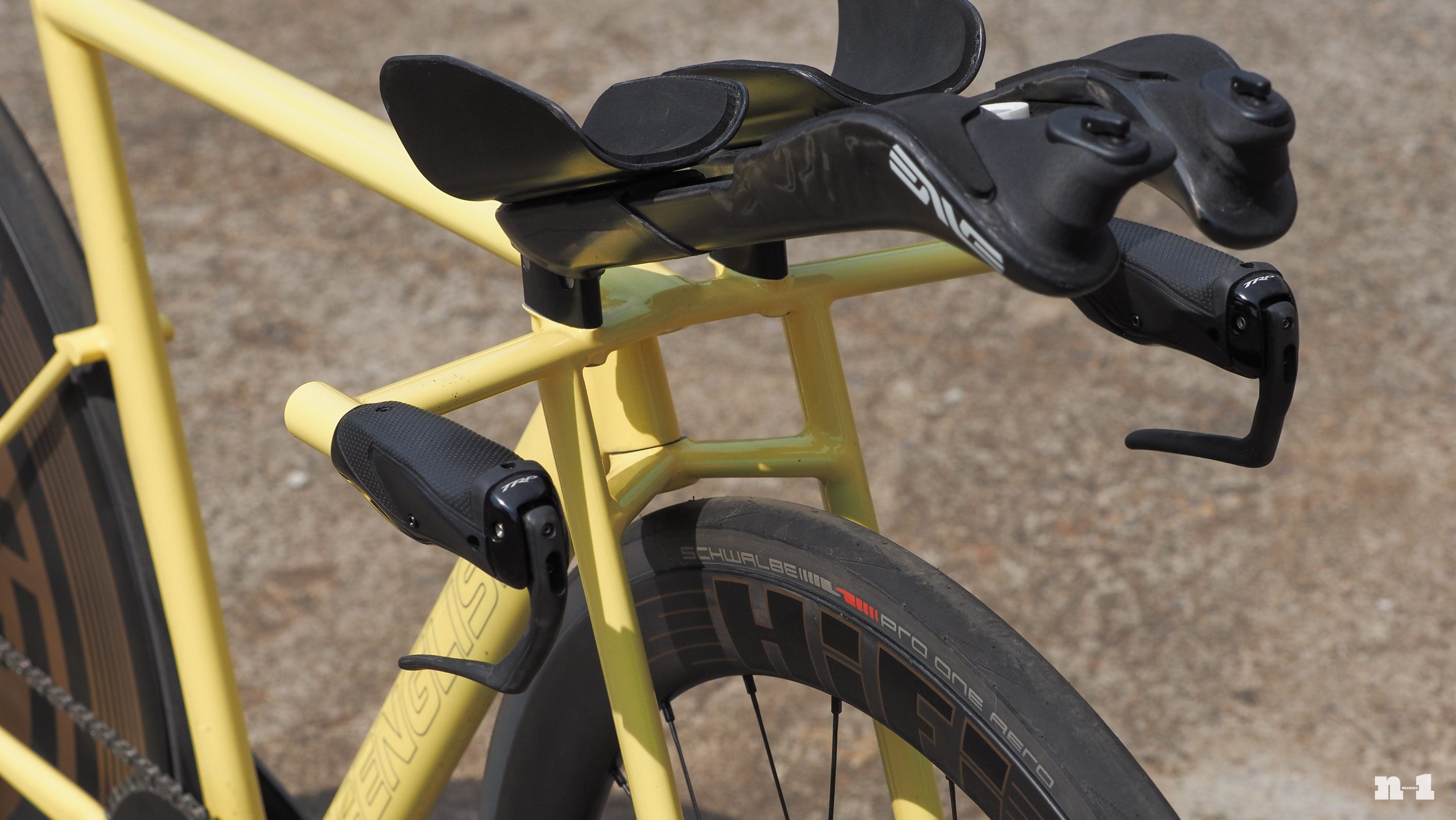 English Cycles yellow time trial bike front end