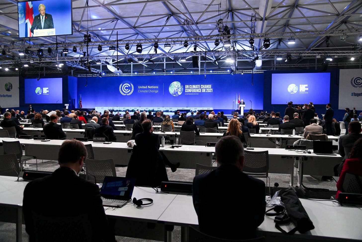 Picture of delegates listening to Boris Johnson