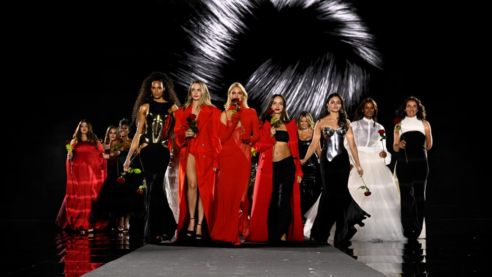 L'Oréal Paris Ambassadors Kendall Jenner, Eva Longoria and More Walk Spring  2025 Show
