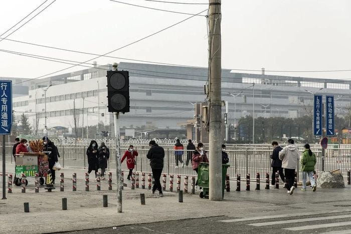 Nhà máy Foxconn ở Trịnh Châu, Trung Quốc. Ảnh: Bloomberg