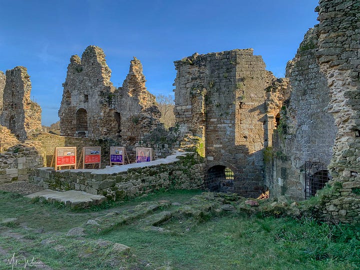Inside the Guildo castle ruins