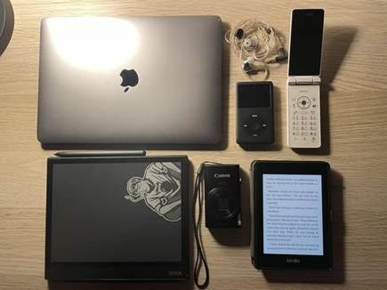 r/dumbphones - 21yo computer science student edc 