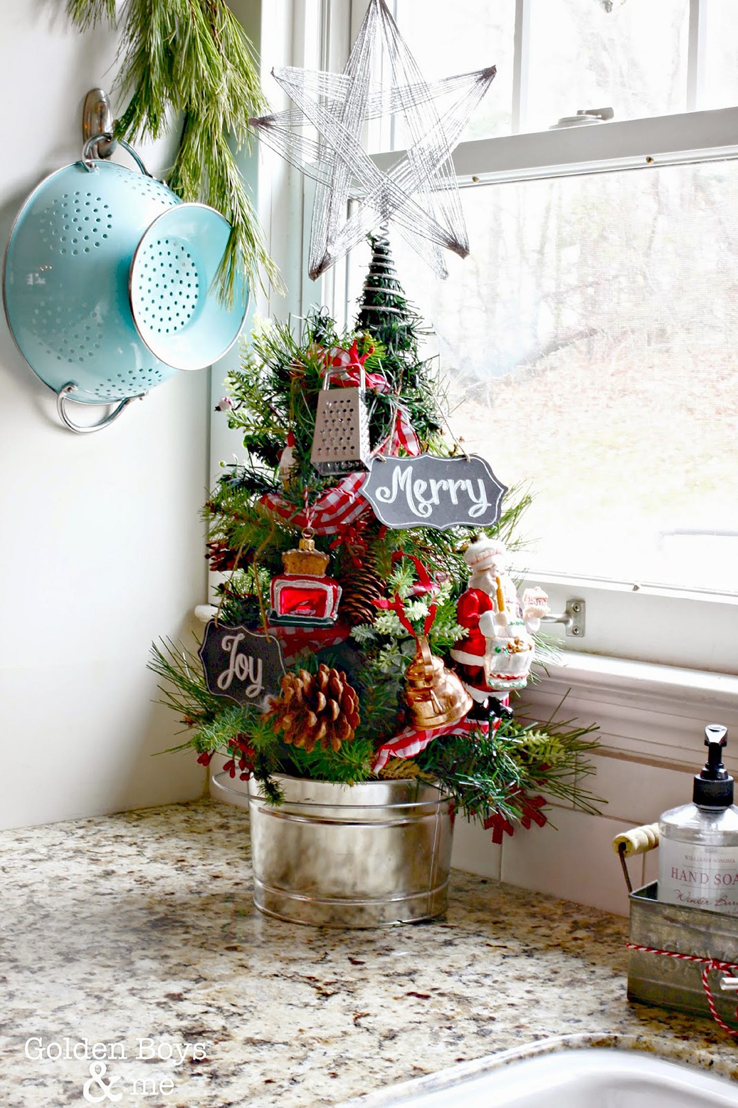 A tiny Christmas tree