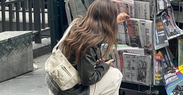 Laptop with Substack newsletter dashboard open, representing the process of growing a newsletter to 2000 subscribers. Laptop with Substack newsletter dashboard open, representing the process of growing a newsletter to 2000 subscribers.