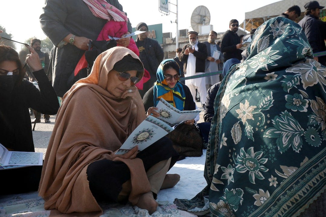 Pakistan's jailed Imran Khan loses 85% vision in right eye, lawyer says |  Reuters