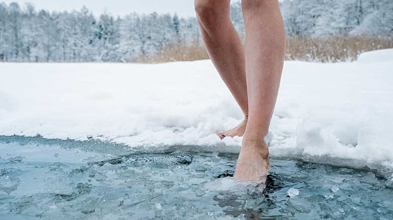 cold water swimming