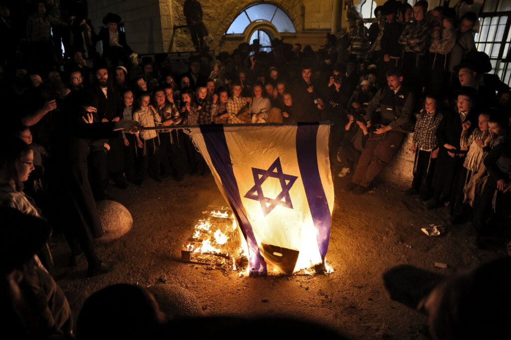 Who exactly is Neturei Karta, the Orthodox sect protesting Israel? – The  Forward