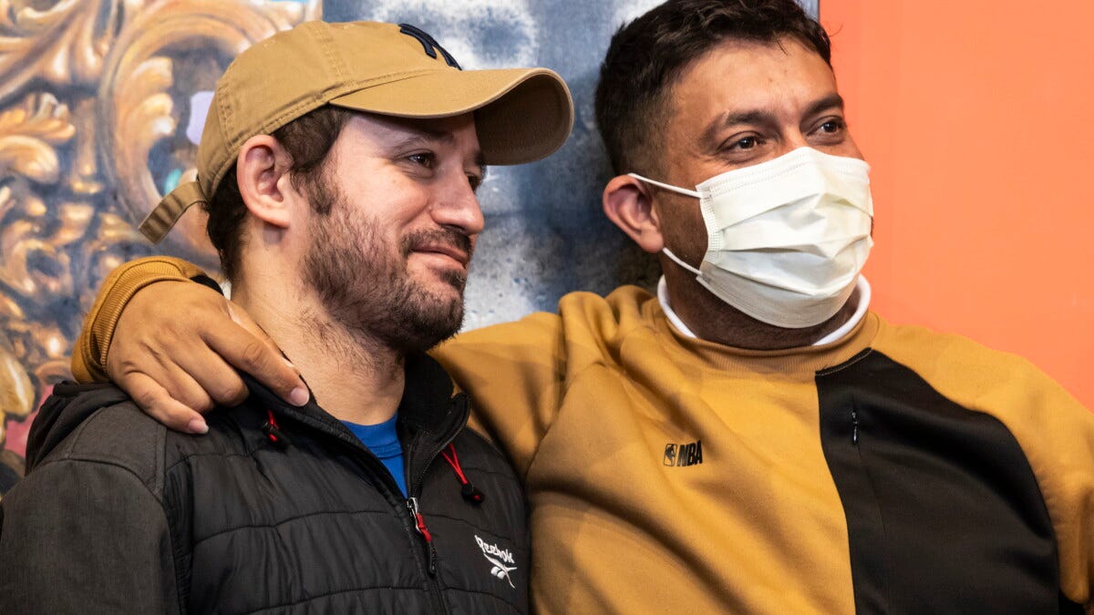 ICE temporarily releases Venezuelan man who came to donate kidney to ailing  brother - Chicago Sun-Times