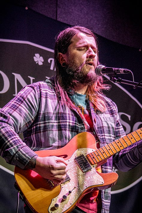 Open Mic Night at the Iron Horse Pub / photos by author