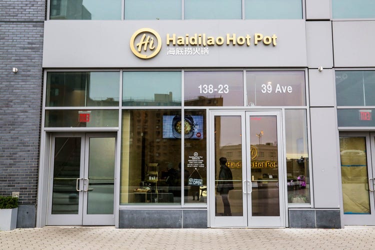 Haidilao Review: Robots, Hand Massages, Dancing Noodles