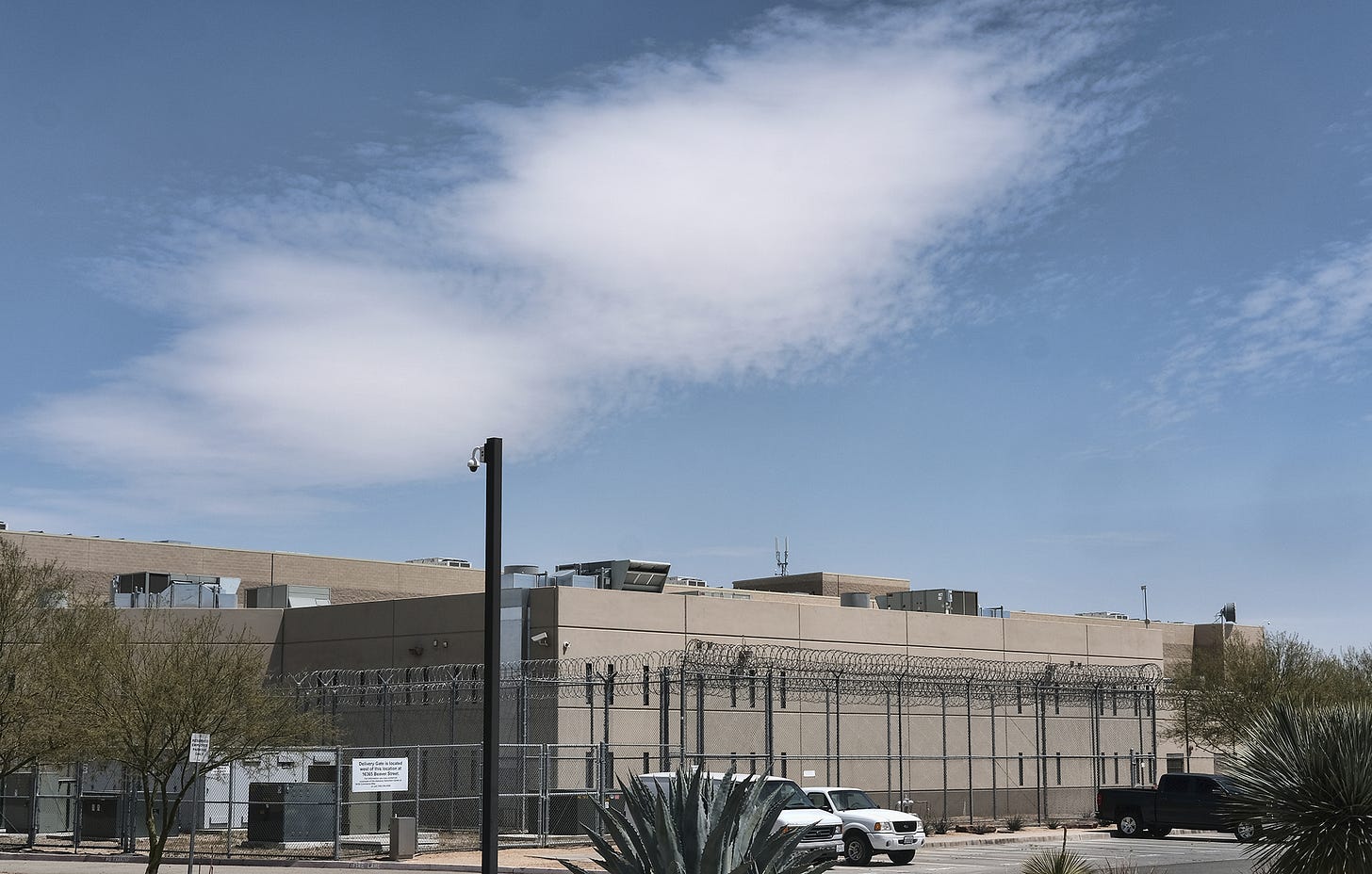 Lawmakers insist ICE is keeping them away from Adelanto facility Lawmakers insist ICE is keeping them away from Adelanto facility