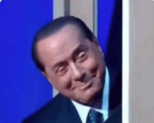 Silvio Berlusconi precursore dei meme: dalle corna alla bandana, le foto  che sono diventate virali | Corriere.it