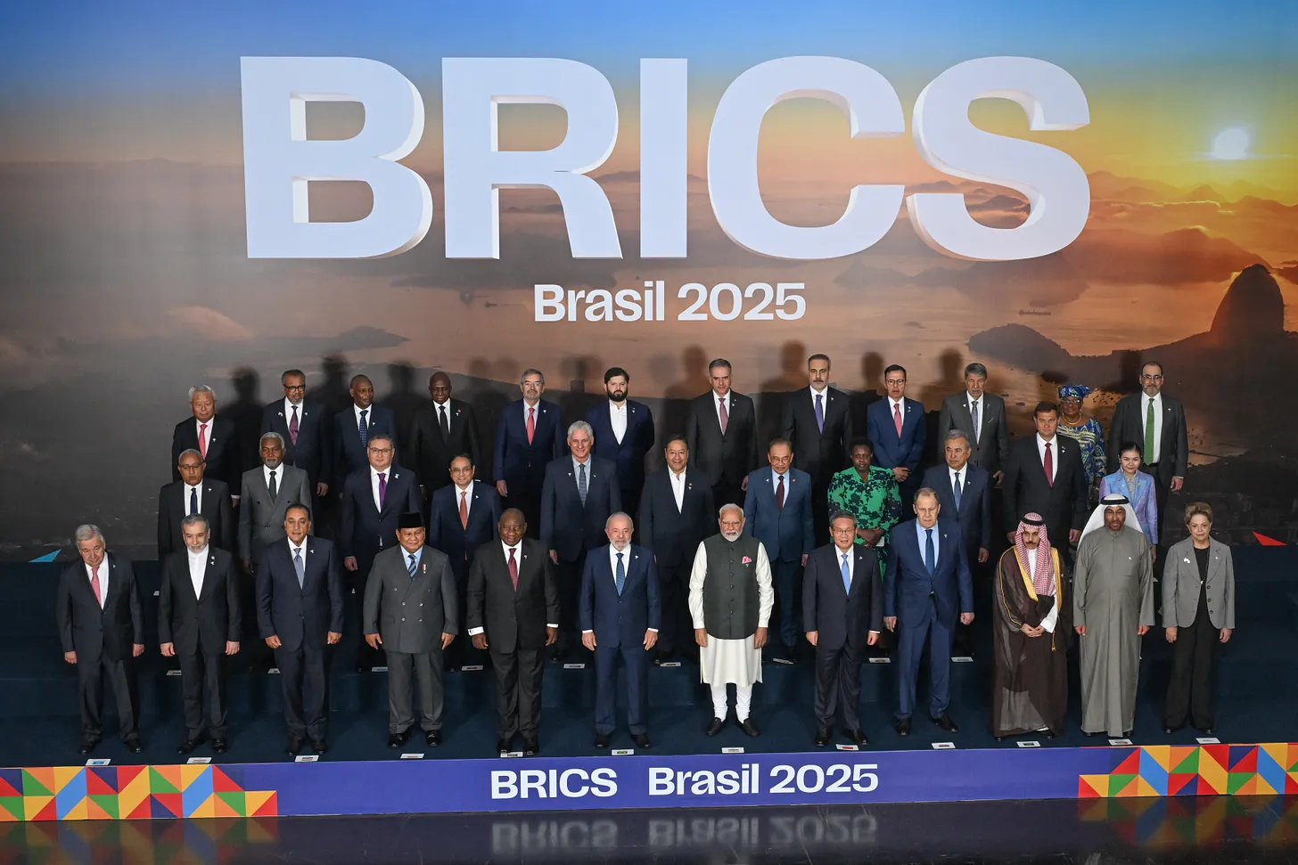 Während Trump den BRICS droht, werden diese stärker und widersetzen sich dem US-Dollar und dem westlichen Imperialismus