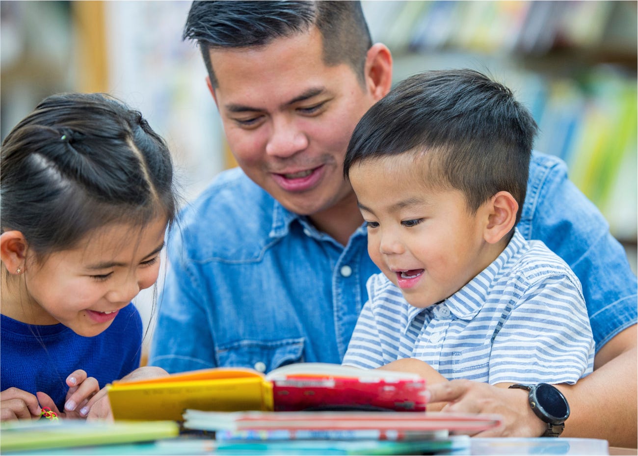parent reads to children