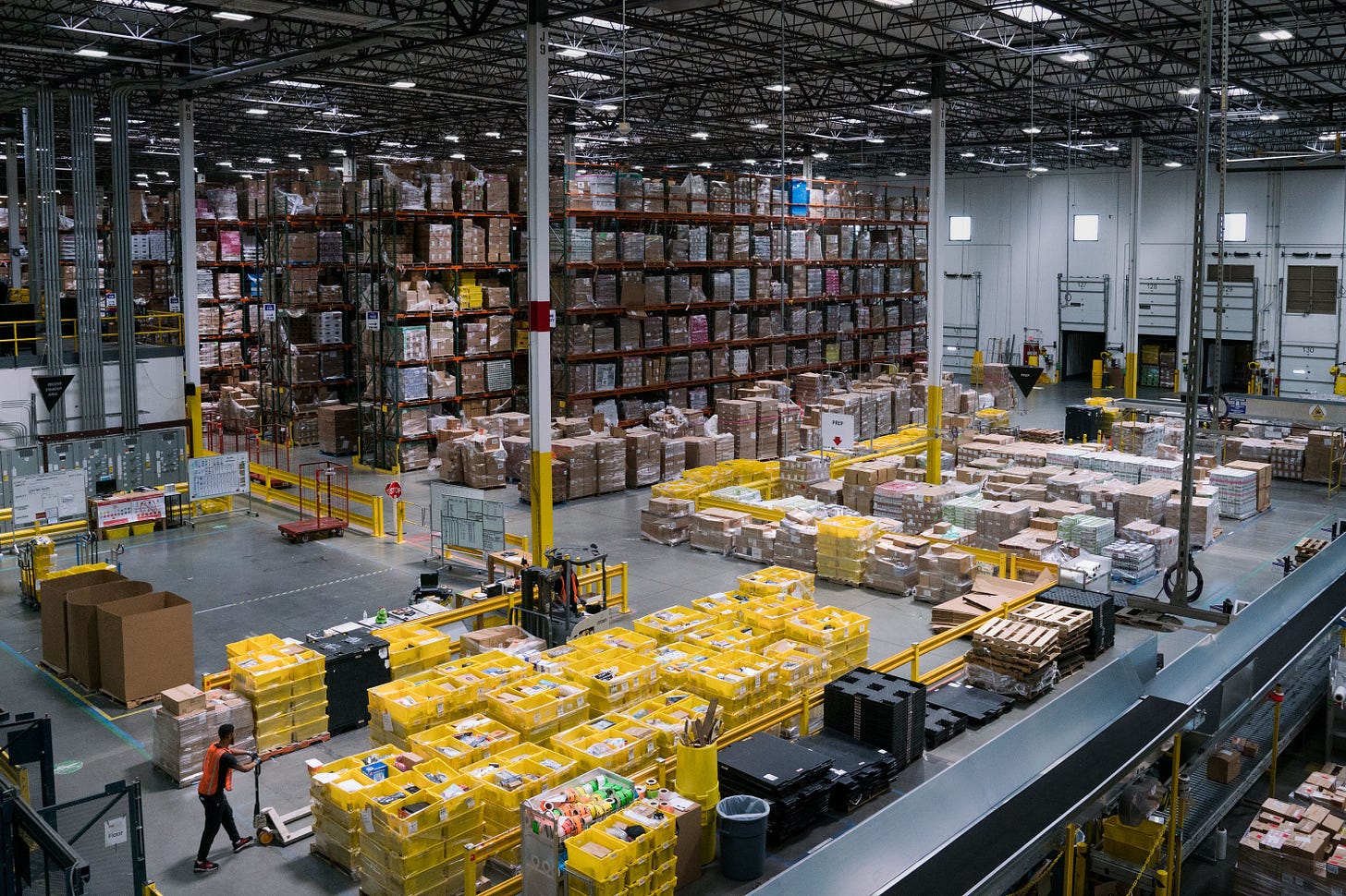 Amazon Prime: How AI And Forecasting Power One-Hour Deliveries : NPR