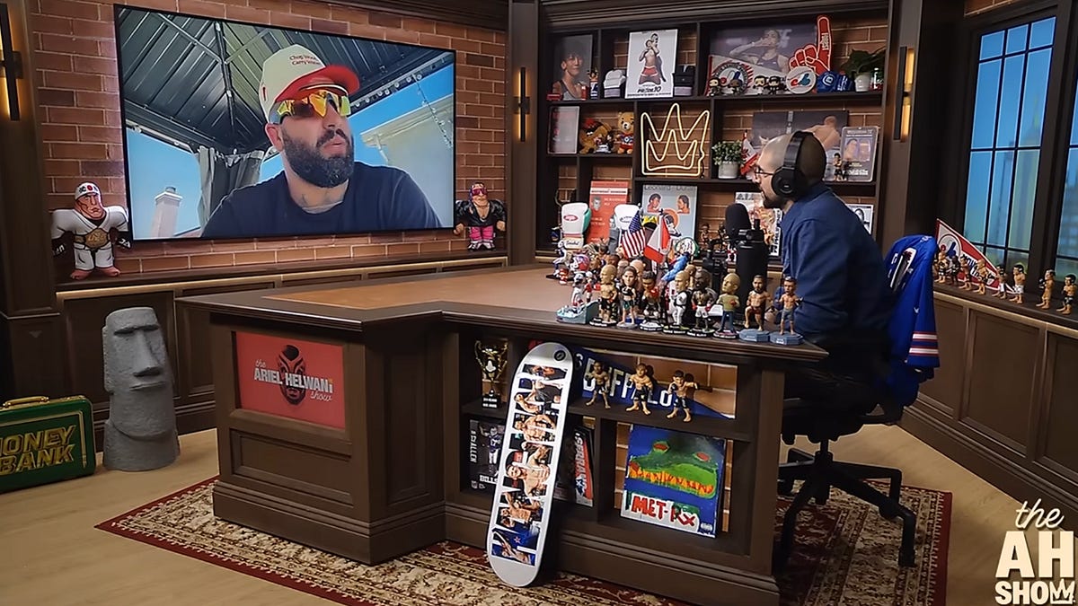 Gross UFC Guy Grossly Explains His Gross Michelle Obama Comments