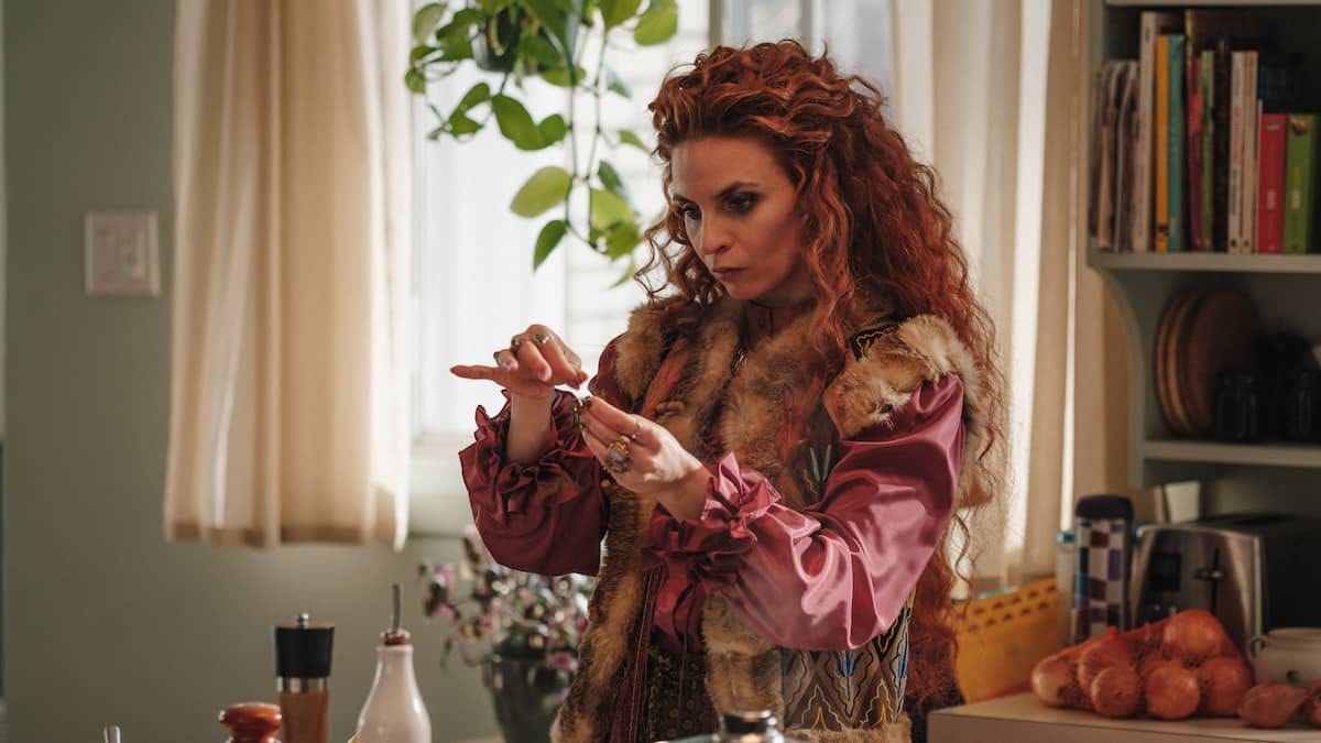 CRITIQUE] Voici ce qu'on a pensé du film familial «Ma belle-mère est une  sorcière», le nouveau Conte pour tous | JDM