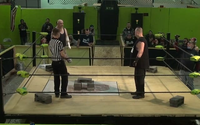[Screenshot: Boodrow and Freakshow in ring]