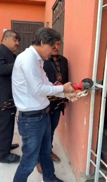 El emecista Patricio Zambrano enfrenta audiencia por amenazas y difamación por el caso del despojo de inmueble. El emecista Patricio Zambrano enfrenta audiencia por amenazas y difamación por el caso del despojo de inmueble.