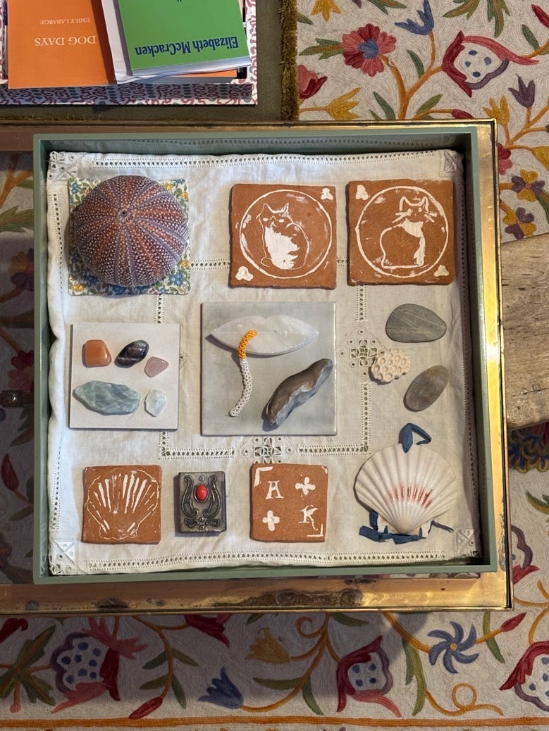 A box with various objects in it

AI-generated content may be incorrect.