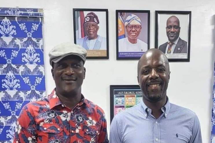 The General Manager of the Lagos State Neighbourhood Safety Agency, Ifalade Oyekan (L) and a security consultant and son of the former President of the country, Mr. Omar Jawara at the headquarters of the LNSA in Bolade, Oshodi. Credit: Lagos state government.
The General Manager of the Lagos State Neighbourhood Safety Agency, Ifalade Oyekan (L) and a security consultant and son of the former President of the country, Mr. Omar Jawara at the headquarters of the LNSA in Bolade, Oshodi. Credit: Lagos state government.