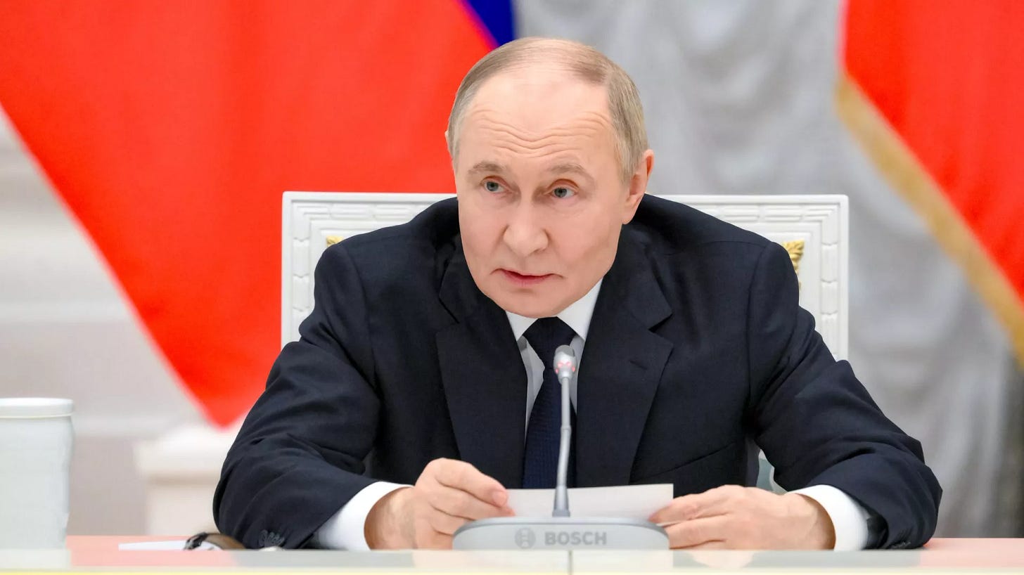 Russian President Vladimir Putin during a meeting with representatives of Russian business circles. - Sputnik International, 1920, 04.06.2025