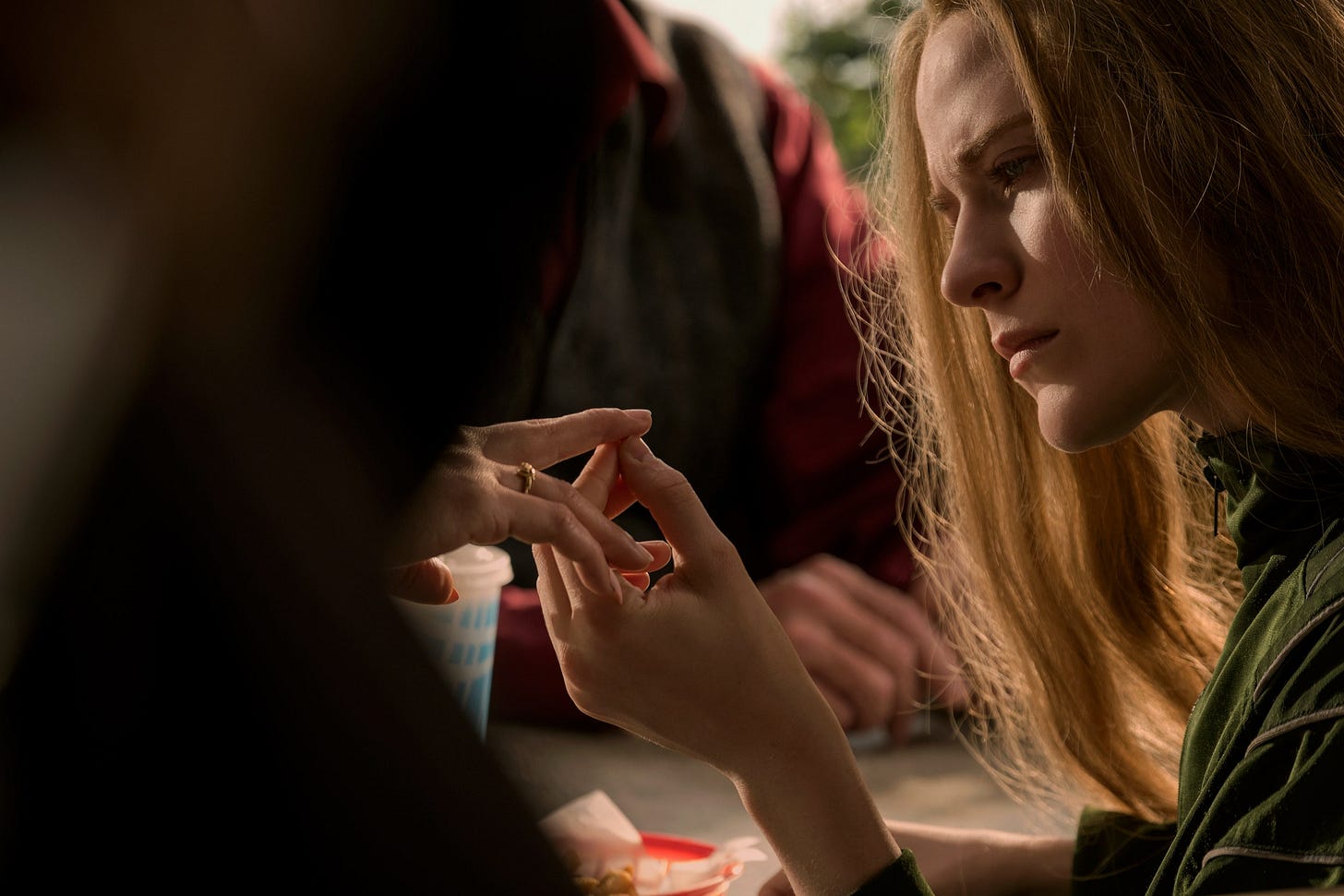 Kajillionaire,” Reviewed: Miranda July&#39;s Astounding Metaphorical Vision of  a World Out of Whack | The New Yorker