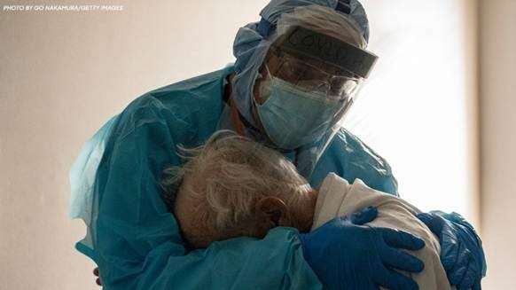 Houston Dr Joseph Varon hugs and comforts patient in COVID-19 ICU in ...