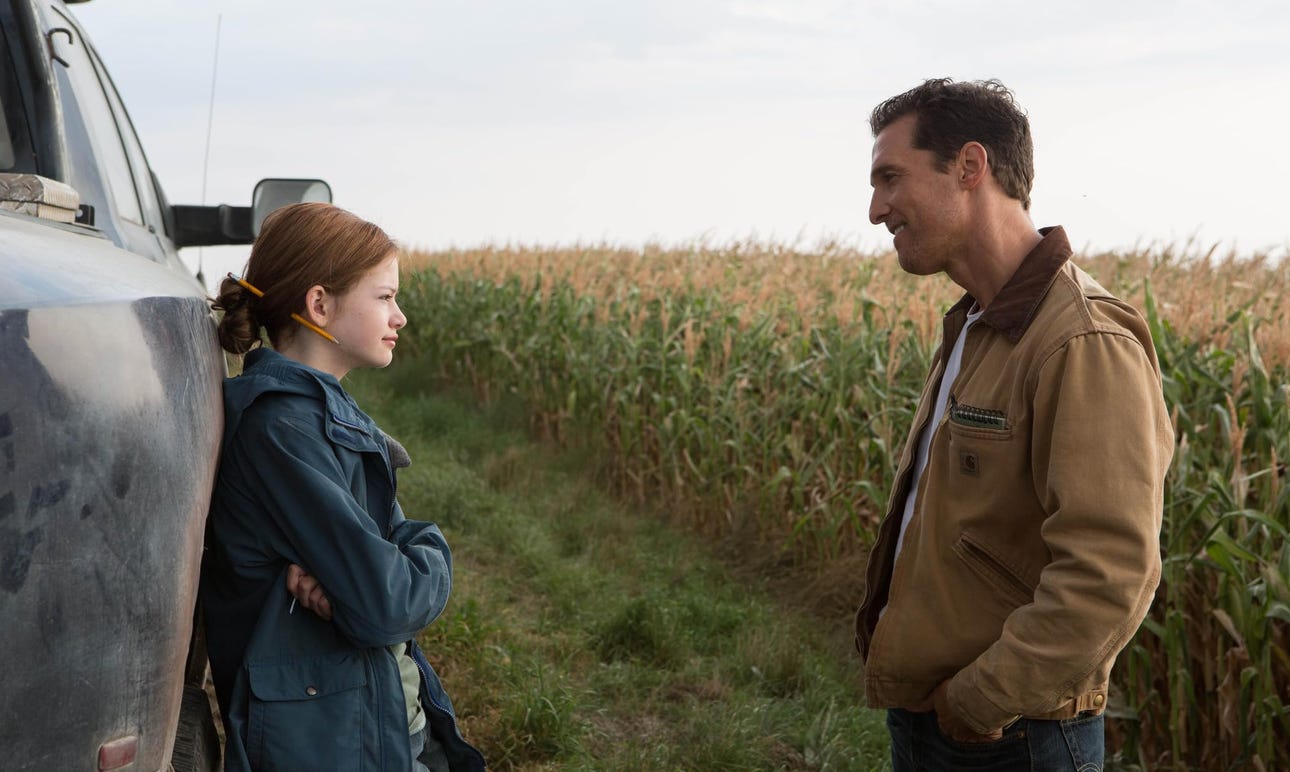 Mackenzie Foy and Matthew McConaughey in Interstellar