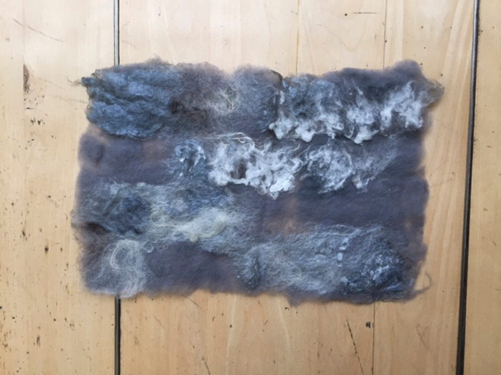 Foreground: white cotton + blue silk + white wool Background: blue grey wool.