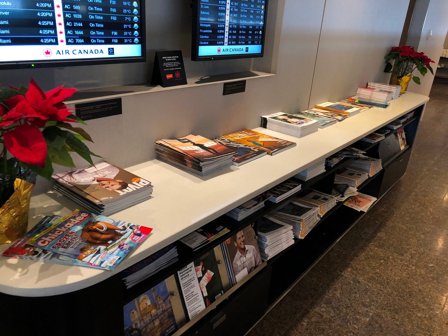 Toronto YYZ Air Canada Maple Leaf Transborder lounge