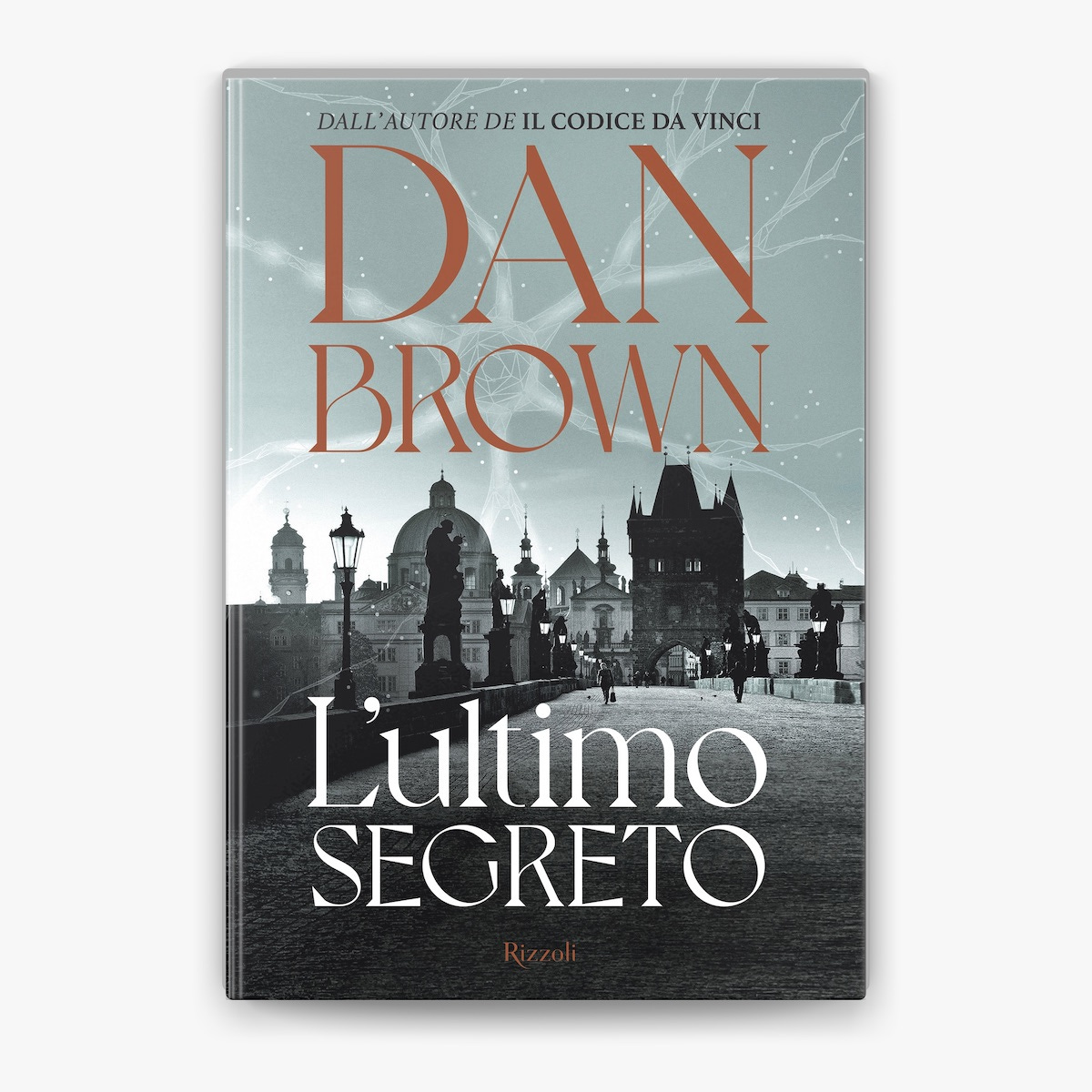Cover of Dan Brown's book "L'ultimo segreto," featuring a historic cityscape and the Italian edition by Rizzoli