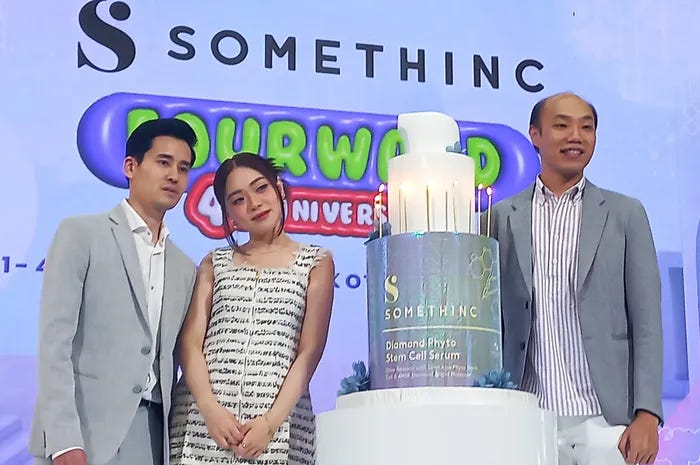 Acara ulang tahun ke-4 brand kecantikan lokal Somethinc. Acara ulang tahun ke-4 brand kecantikan lokal Somethinc.