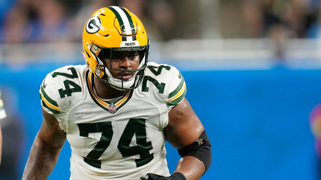 Packers' Jenkins dealing with back issue, position switch Packers' Jenkins dealing with back issue, position switch