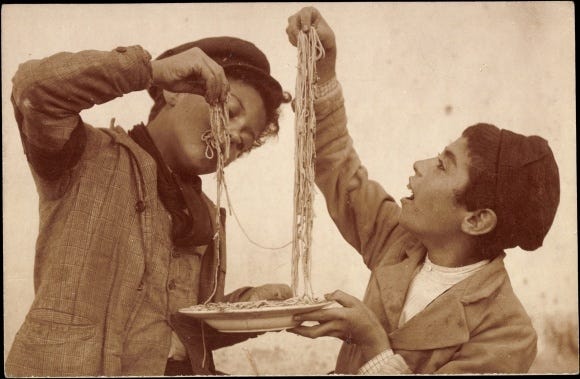 DA MANGIAFOGLIE A MANGIAMACCHERONI – Cose di Napoli