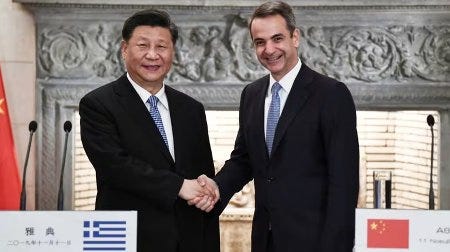 Le Premier Ministre Grec et Xi Jinping lors d'une rencontre en 2019. Le Premier Ministre Grec et Xi Jinping lors d'une rencontre en 2019.