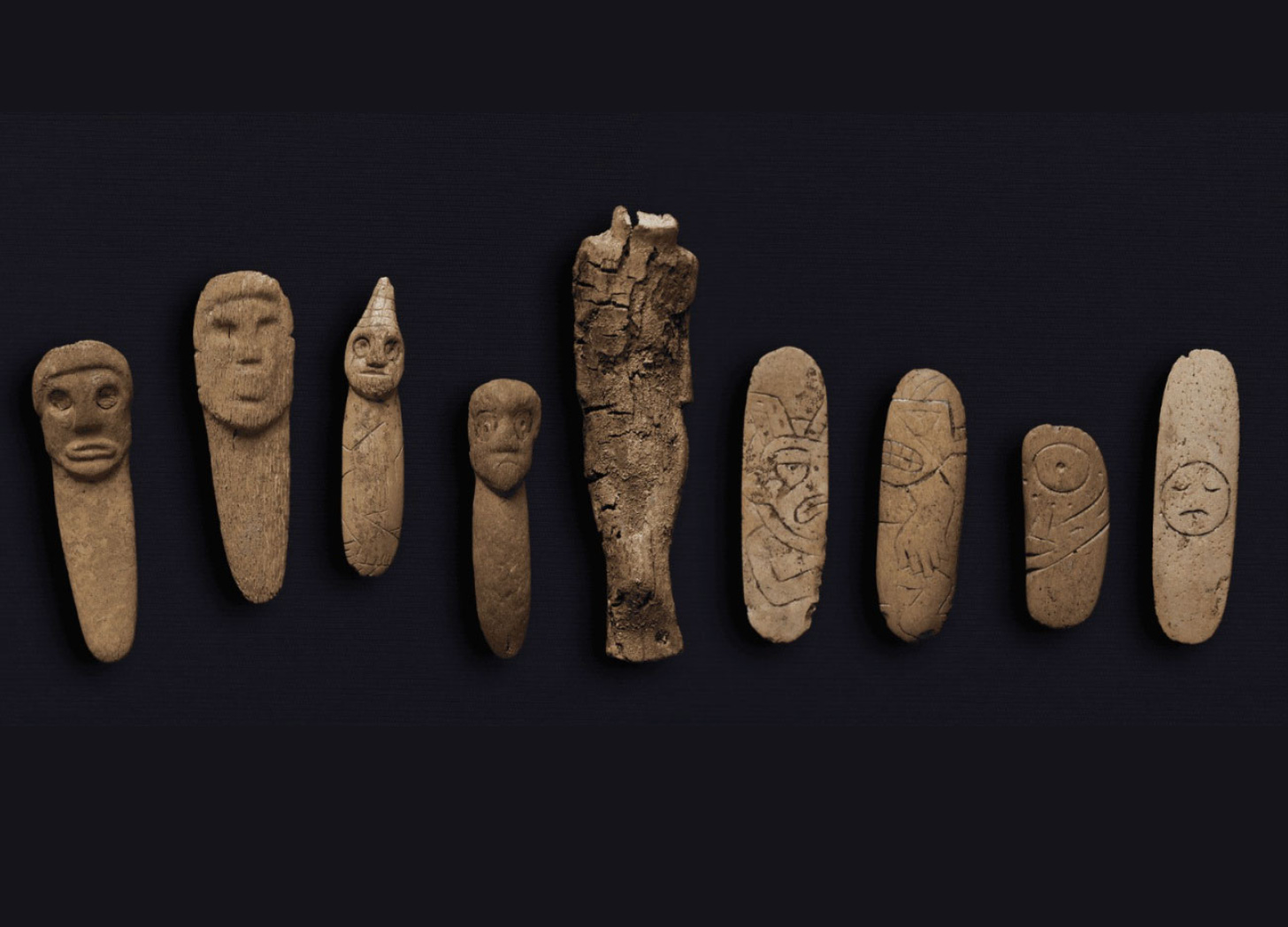A 3,800-Year-Old Offering of 43 Carved Figures Uncovered at Peñico, Peru A 3,800-Year-Old Offering of 43 Carved Figures Uncovered at Peñico, Peru